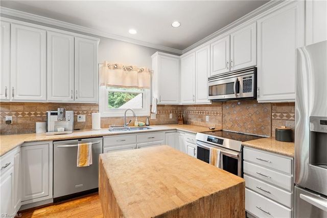 7049 Orchard Path Drive, Clemmons, NC 27012