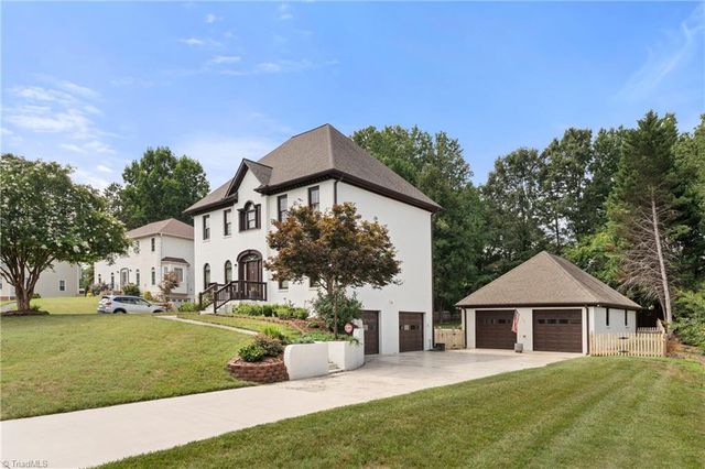 7049 Orchard Path Drive, Clemmons, NC 27012