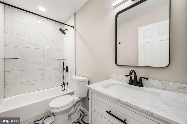 1317 S CORLIES ST, Philadelphia, PA 19146