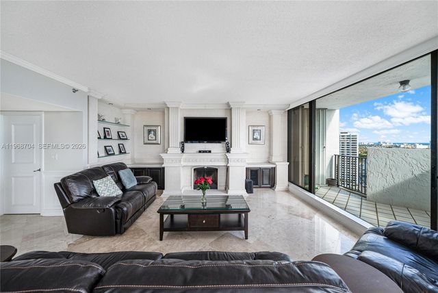 300 Three Islands Blvd PH4A, Hallandale Beach, FL 33009