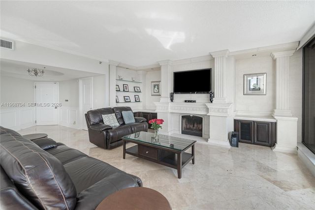 300 Three Islands Blvd PH4A, Hallandale Beach, FL 33009