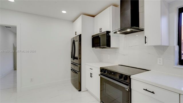 315 NE 160th Ter, Miami, FL 33162