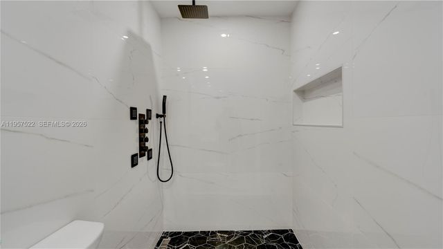 315 NE 160th Ter, Miami, FL 33162