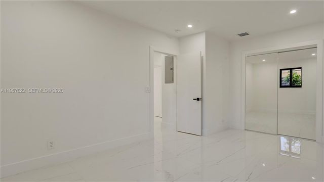 315 NE 160th Ter, Miami, FL 33162