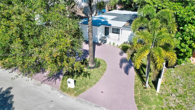 315 NE 160th Ter, Miami, FL 33162