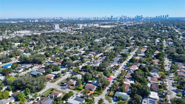 315 NE 160th Ter, Miami, FL 33162