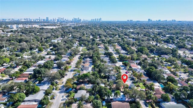 315 NE 160th Ter, Miami, FL 33162