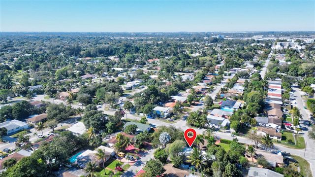 315 NE 160th Ter, Miami, FL 33162