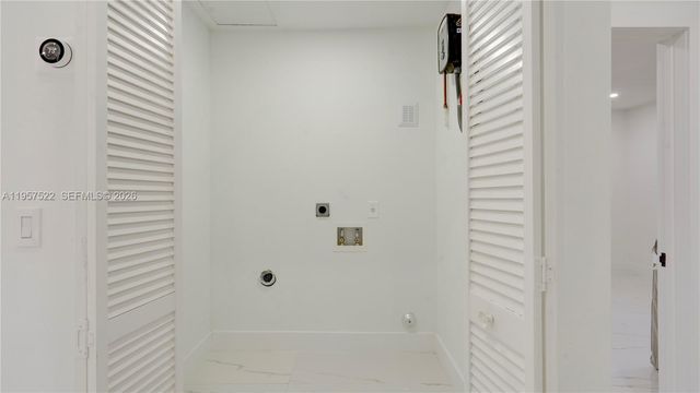 315 NE 160th Ter, Miami, FL 33162