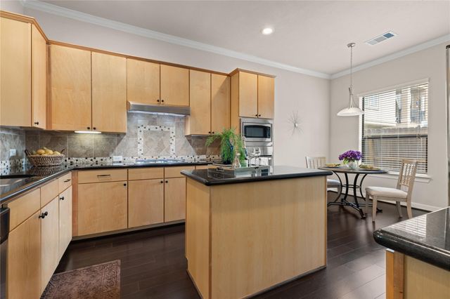 2706 Kings Retreat Circle, Kingwood, TX 77345