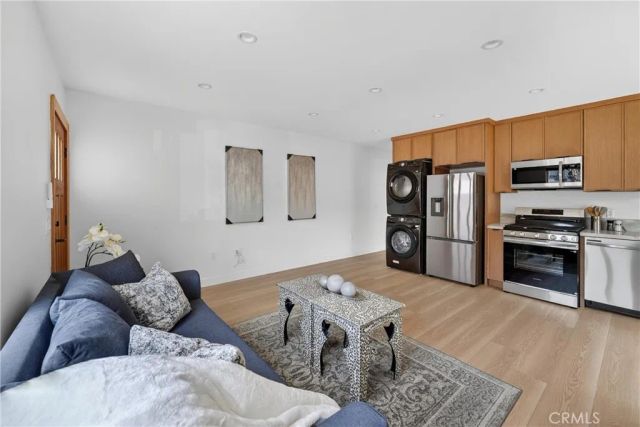 846 N Washington, Long Beach, CA 90813