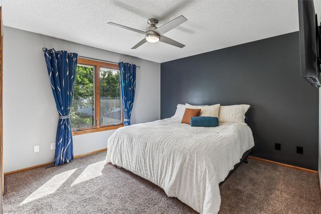 1414 E 20th Street, Norwalk, IA 50211