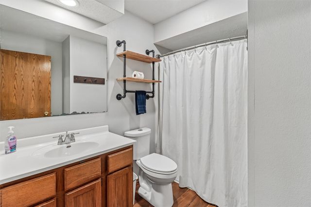 1414 E 20th Street, Norwalk, IA 50211