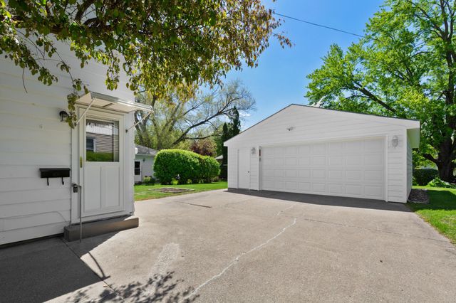 807 2nd Street SW, Faribault, MN 55021