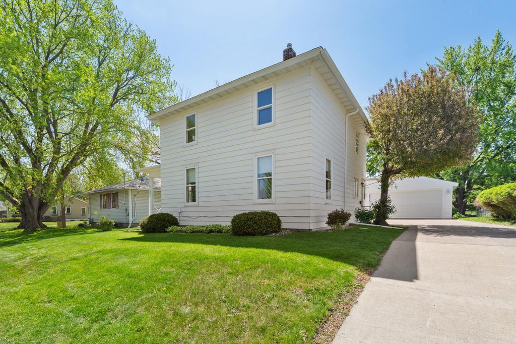 807 2nd Street SW, Faribault, MN 55021