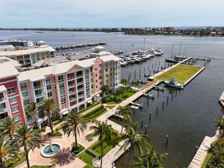 806 E Windward Way 323, Lantana, FL 33462