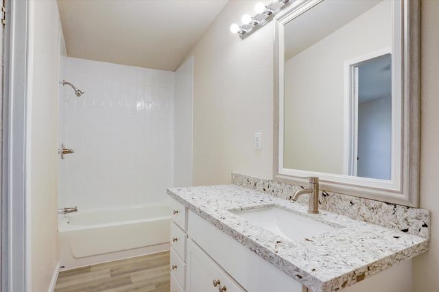 5806 South Highway 35, Alvin, TX 77511