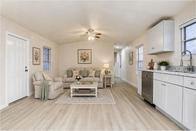 5806 South Highway 35, Alvin, TX 77511