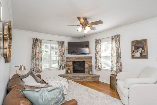 313 SW Logan Street, Ankeny, IA 50023