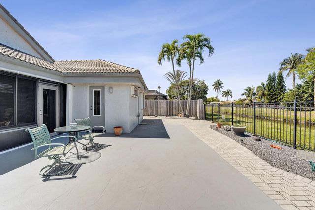 9355 NW 18th Drive, Plantation, FL 33322