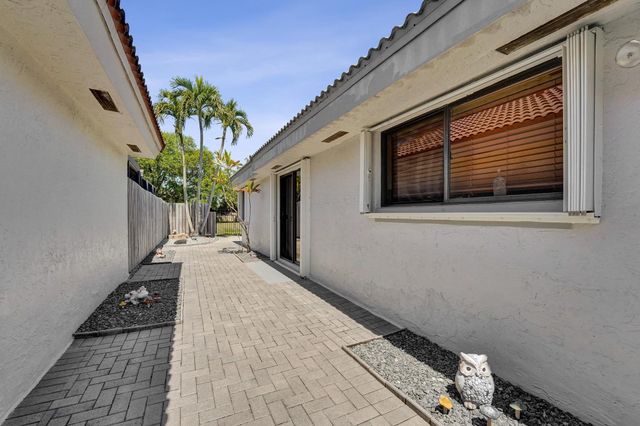 9355 NW 18th Drive, Plantation, FL 33322