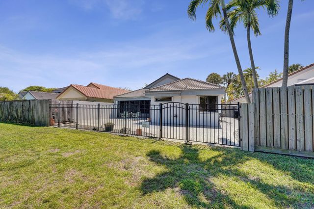 9355 NW 18th Drive, Plantation, FL 33322