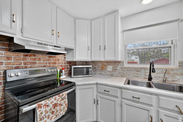 4325 S WILDROSE DR, West Valley City, UT 84120