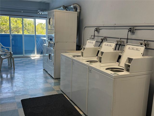 350 79TH AVENUE N 330, St Petersburg, FL 33702