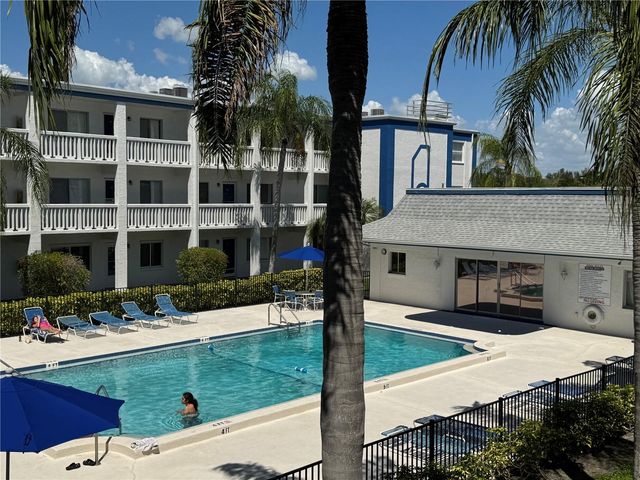 350 79TH AVENUE N 330, St Petersburg, FL 33702