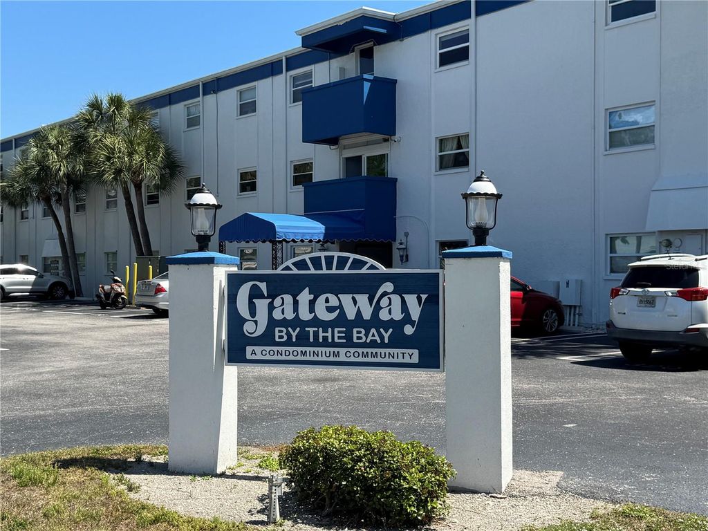 350 79TH AVENUE N 330, St Petersburg, FL 33702