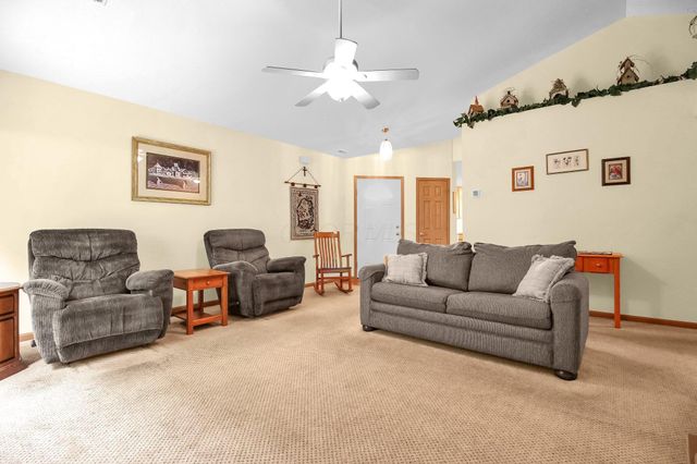 6817 Riding Trail Drive, Canal Winchester, OH 43110