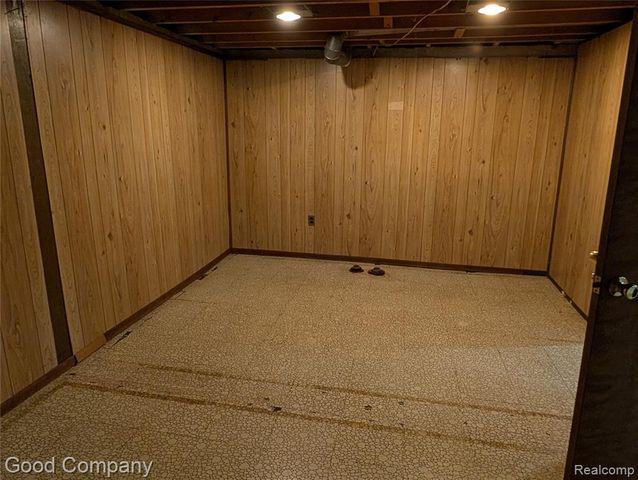 26608 Masch Drive, Warren, MI 48091