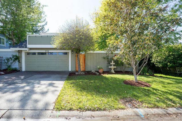 2300 Avenida De Las Brisas St, Santa Rosa, CA 95405