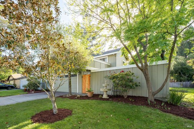 2300 Avenida De Las Brisas St, Santa Rosa, CA 95405