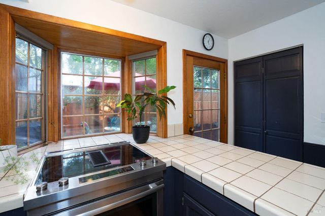 2300 Avenida De Las Brisas St, Santa Rosa, CA 95405