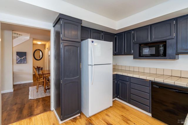 2300 Avenida De Las Brisas St, Santa Rosa, CA 95405