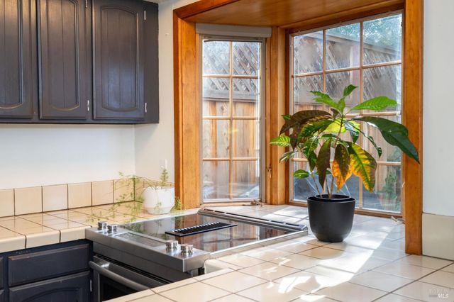 2300 Avenida De Las Brisas St, Santa Rosa, CA 95405