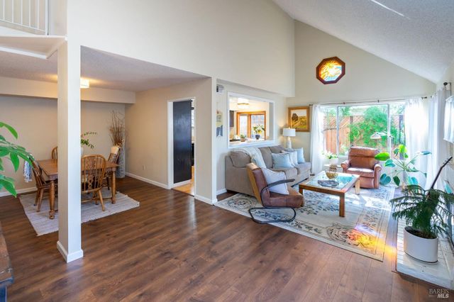 2300 Avenida De Las Brisas St, Santa Rosa, CA 95405