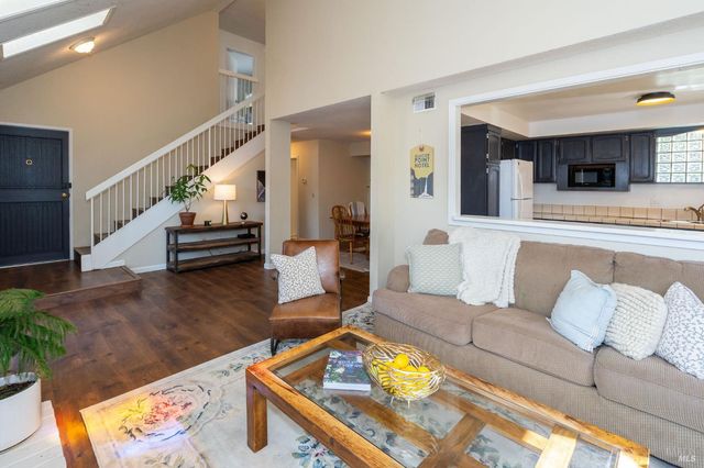 2300 Avenida De Las Brisas St, Santa Rosa, CA 95405