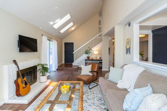 2300 Avenida De Las Brisas St, Santa Rosa, CA 95405