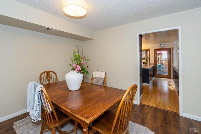 2300 Avenida De Las Brisas St, Santa Rosa, CA 95405