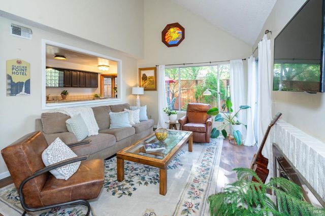 2300 Avenida De Las Brisas St, Santa Rosa, CA 95405