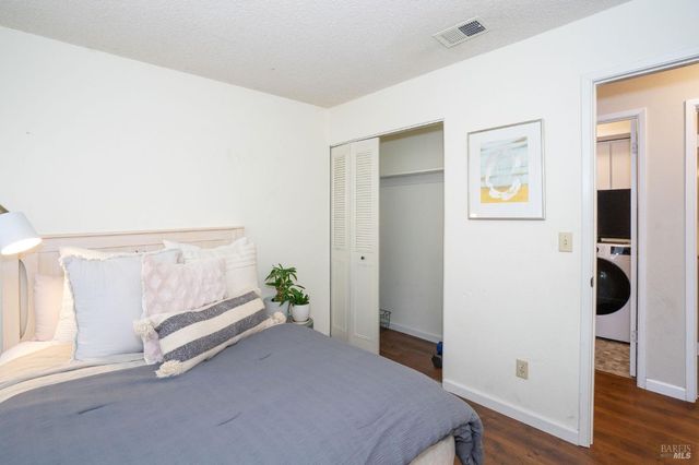 2300 Avenida De Las Brisas St, Santa Rosa, CA 95405