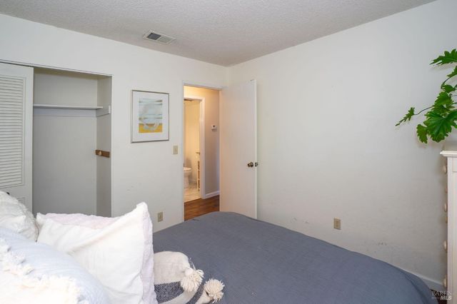 2300 Avenida De Las Brisas St, Santa Rosa, CA 95405