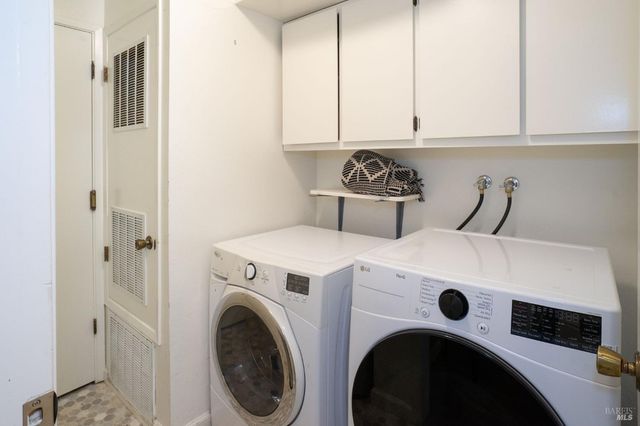 2300 Avenida De Las Brisas St, Santa Rosa, CA 95405