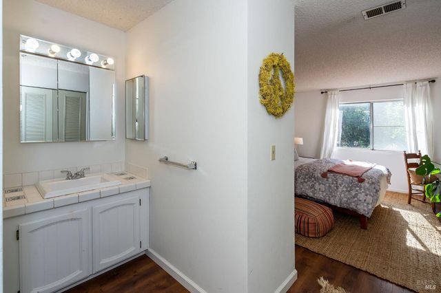 2300 Avenida De Las Brisas St, Santa Rosa, CA 95405