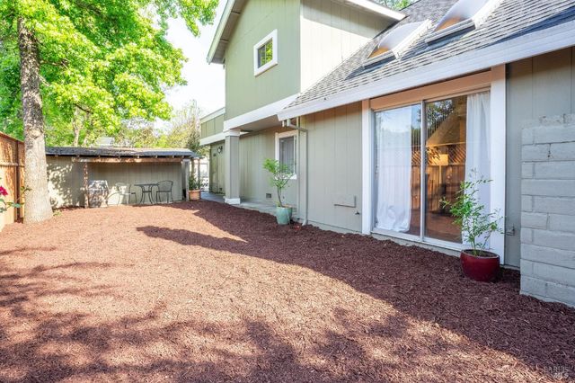 2300 Avenida De Las Brisas St, Santa Rosa, CA 95405