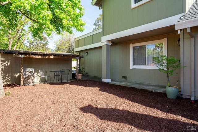 2300 Avenida De Las Brisas St, Santa Rosa, CA 95405