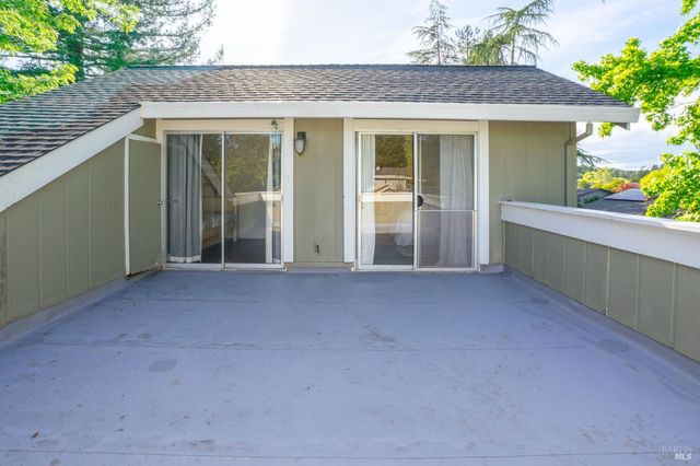 2300 Avenida De Las Brisas St, Santa Rosa, CA 95405