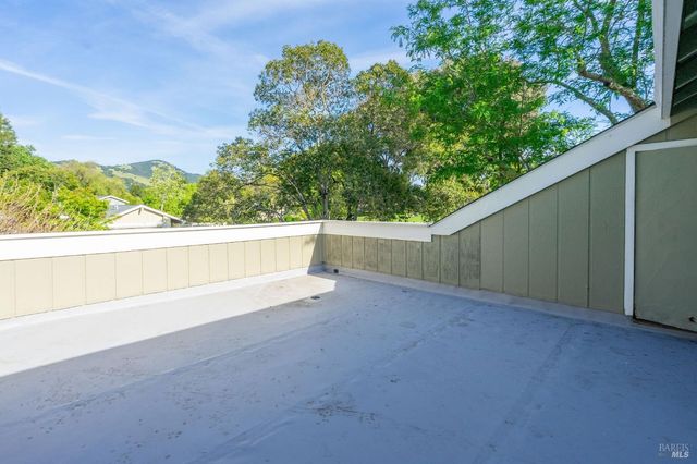 2300 Avenida De Las Brisas St, Santa Rosa, CA 95405